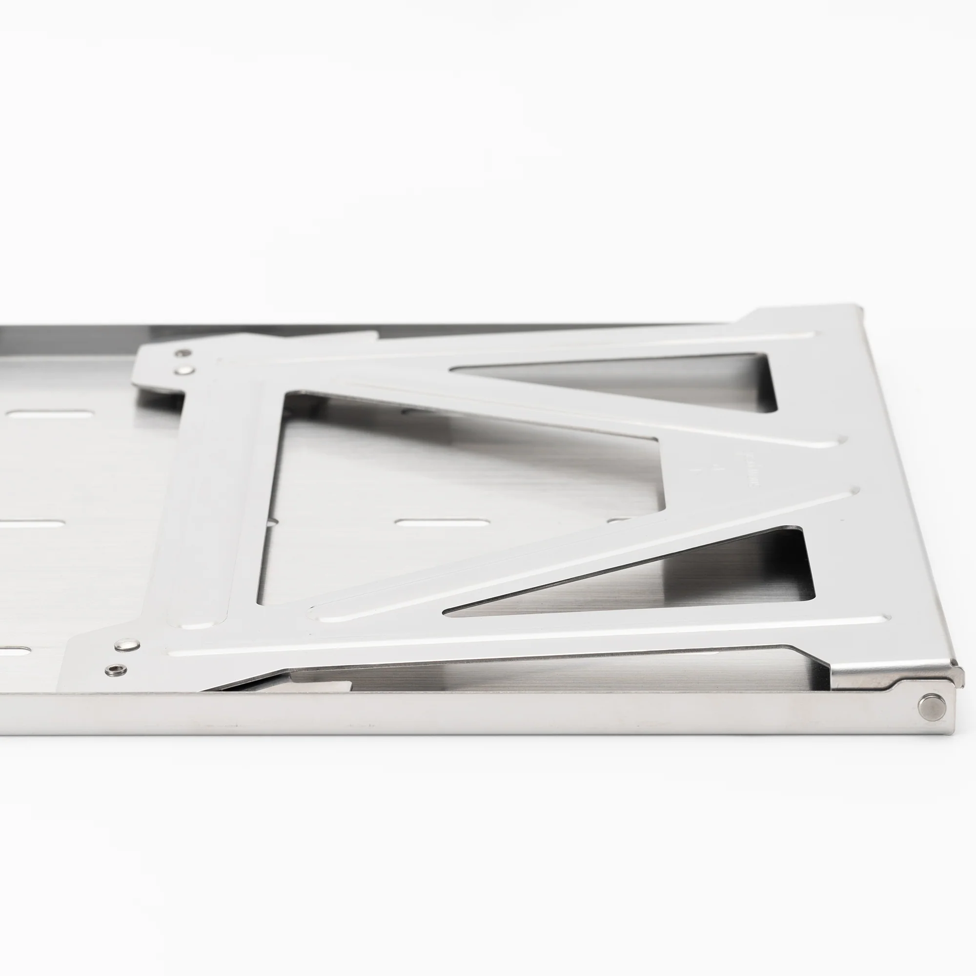 Shallow IGT Hanging Shelf - Image 9